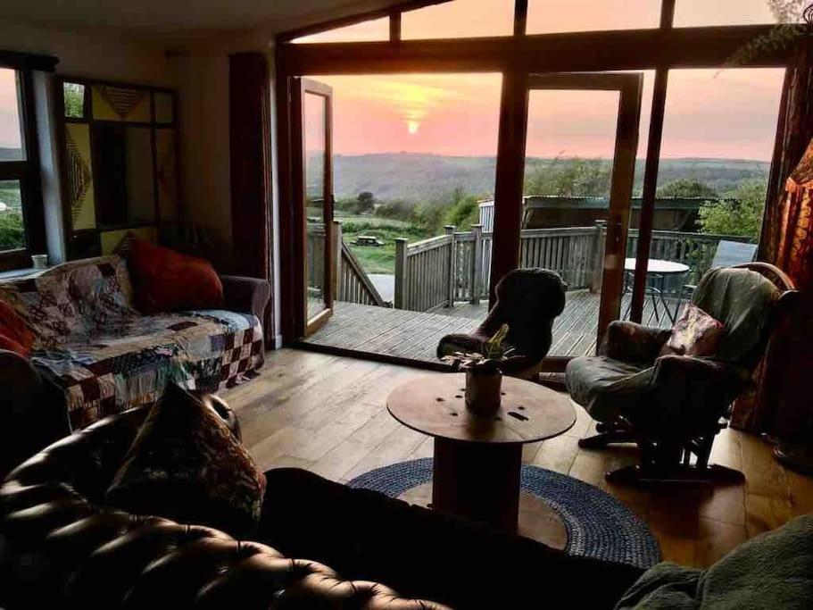 Spacious Cabin On Isolated Farm With Sea View バッド エクステリア 写真