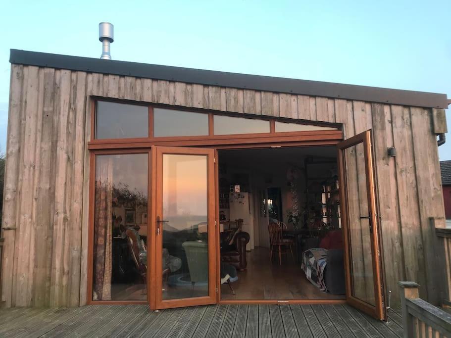 Spacious Cabin On Isolated Farm With Sea View バッド エクステリア 写真