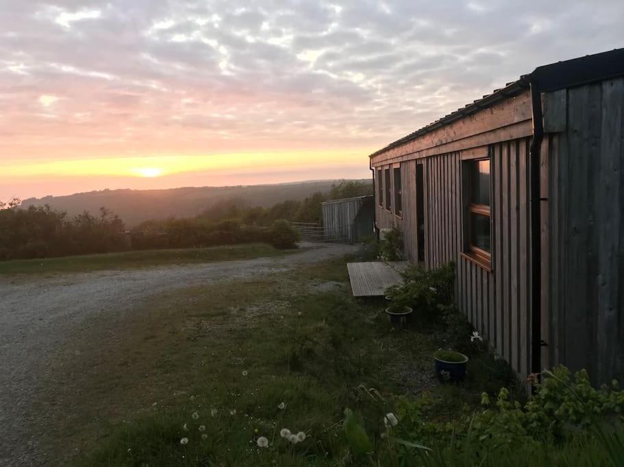 Spacious Cabin On Isolated Farm With Sea View バッド エクステリア 写真