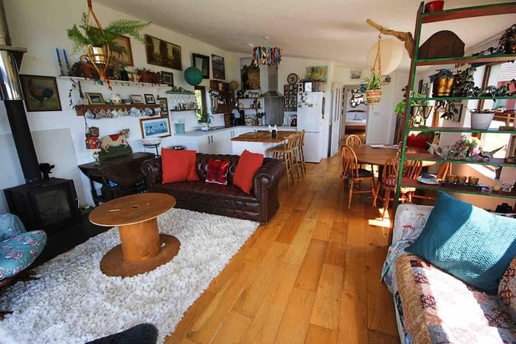 Spacious Cabin On Isolated Farm With Sea View バッド エクステリア 写真