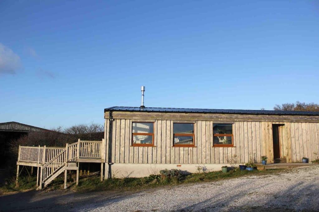 Spacious Cabin On Isolated Farm With Sea View バッド エクステリア 写真