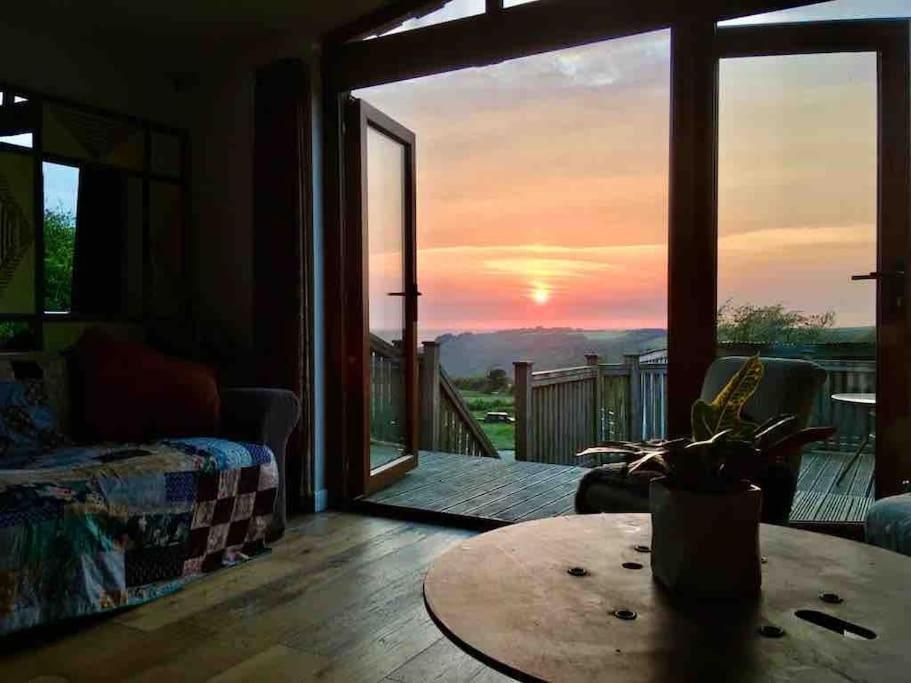 Spacious Cabin On Isolated Farm With Sea View バッド エクステリア 写真